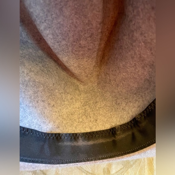 New Unisex Classic Neutral Gray Wool Hat with Tan Leather band on Wide Brim - Picture 13 of 16